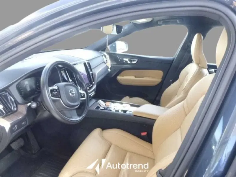 Volvo XC60 usata a Bari (11)