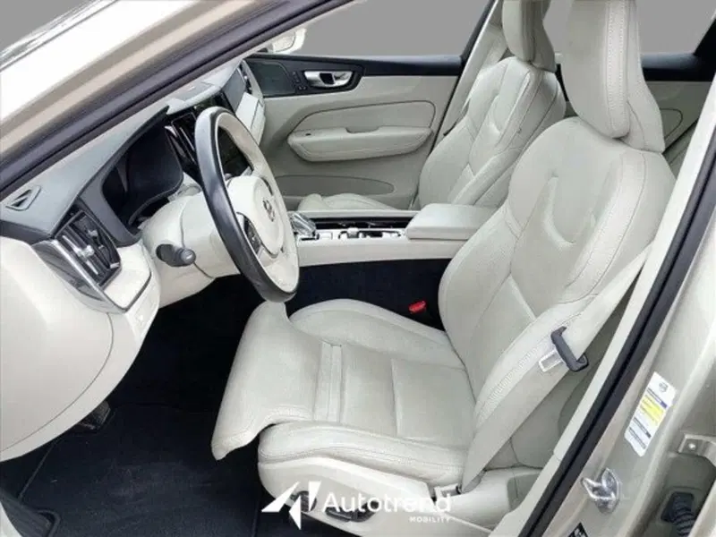 Volvo XC60 usata a Bari (6)