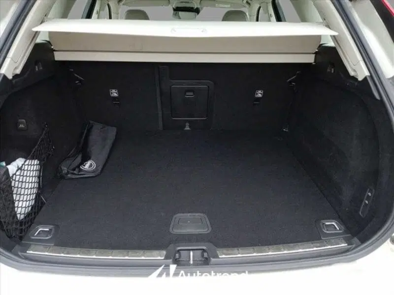 Volvo XC60 usata a Bari (9)