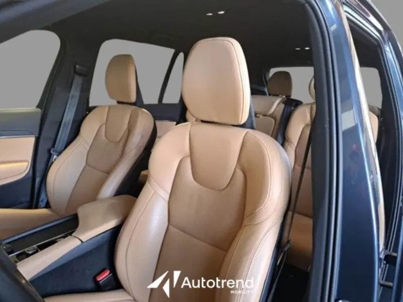 Volvo XC90 usata a Bari (16)