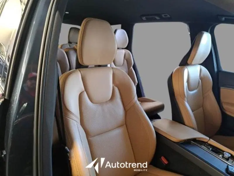 Volvo XC90 usata a Bari (17)