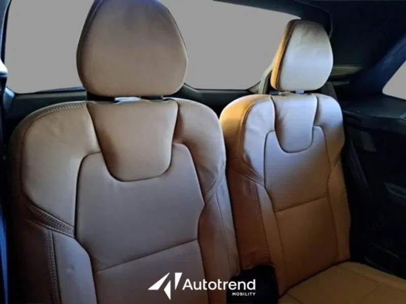 Volvo XC90 usata a Bari (9)