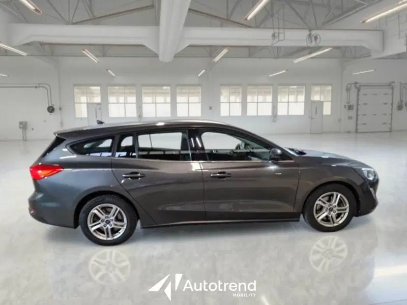 Ford Focus Station Wagon usata a Bari (5)