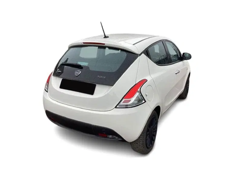 Lancia Ypsilon usata a Bari (11)