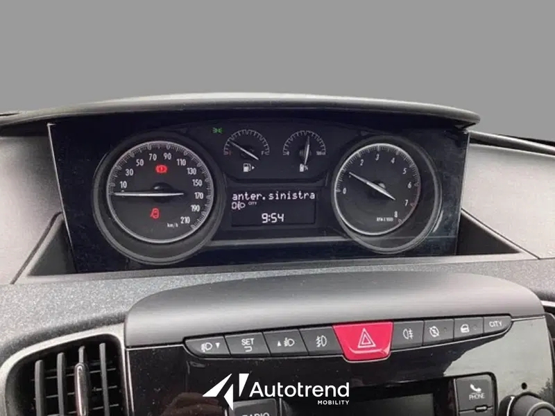 Lancia Ypsilon usata a Bari (15)