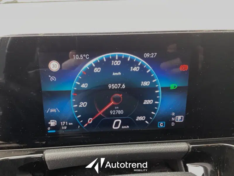 Mercedes-Benz GLA SUV usata a Bari (12)