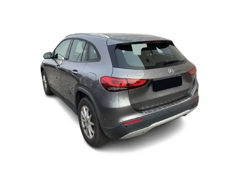 Mercedes-Benz GLA SUV usata a Bari (2)