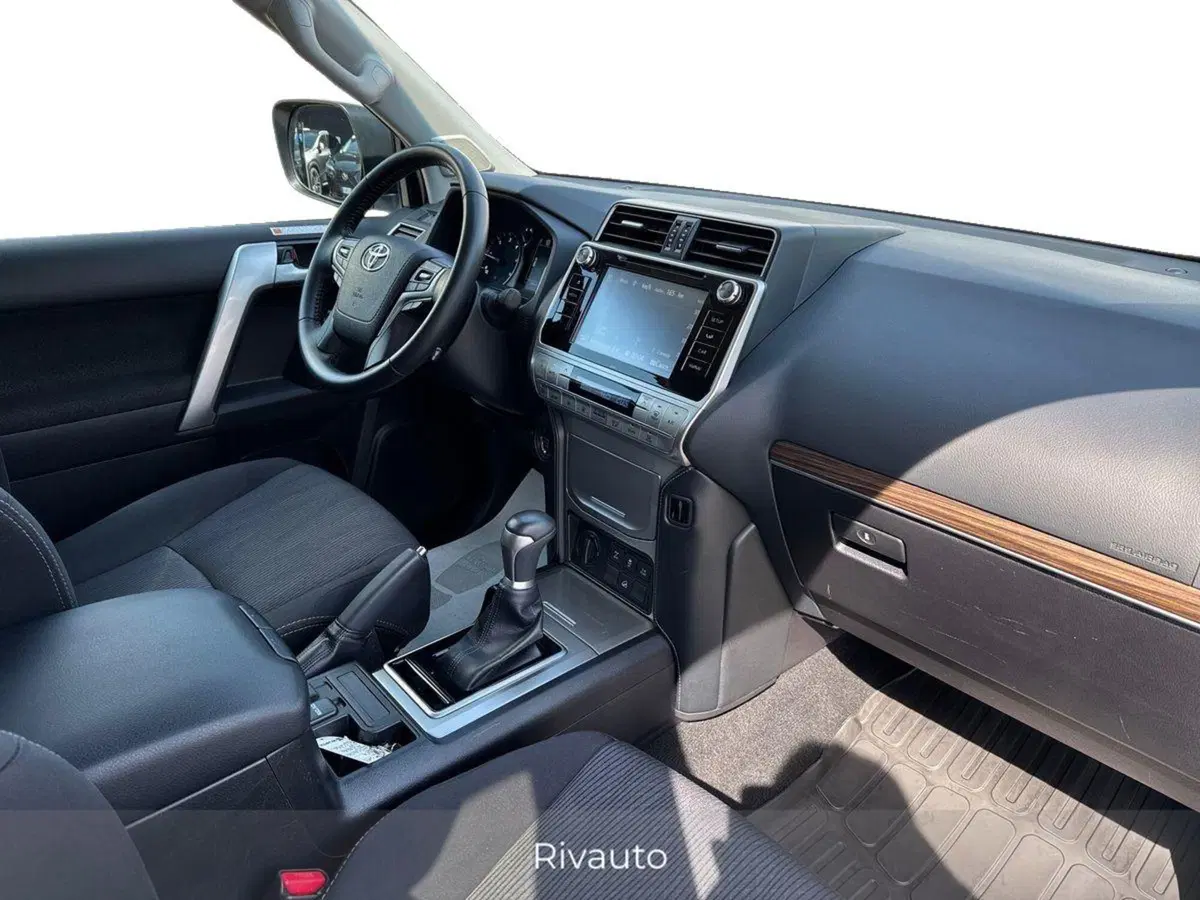 Toyota Land Cruiser usata a Como (6)