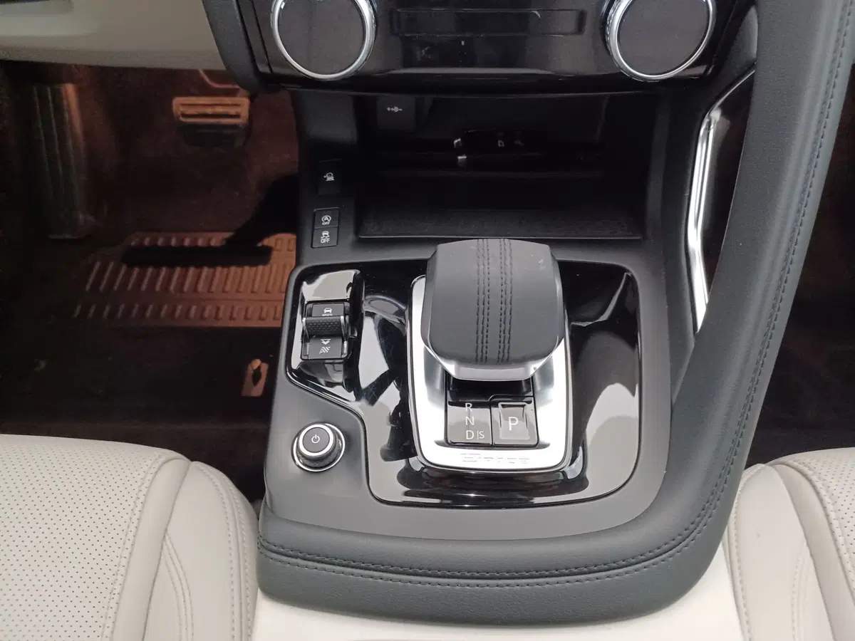Jaguar E-Pace usata a Torino (10)