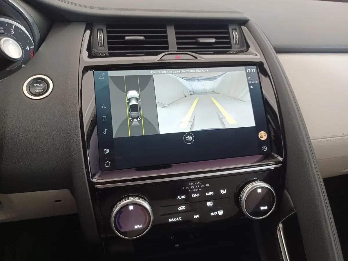 Jaguar E-Pace usata a Torino (13)