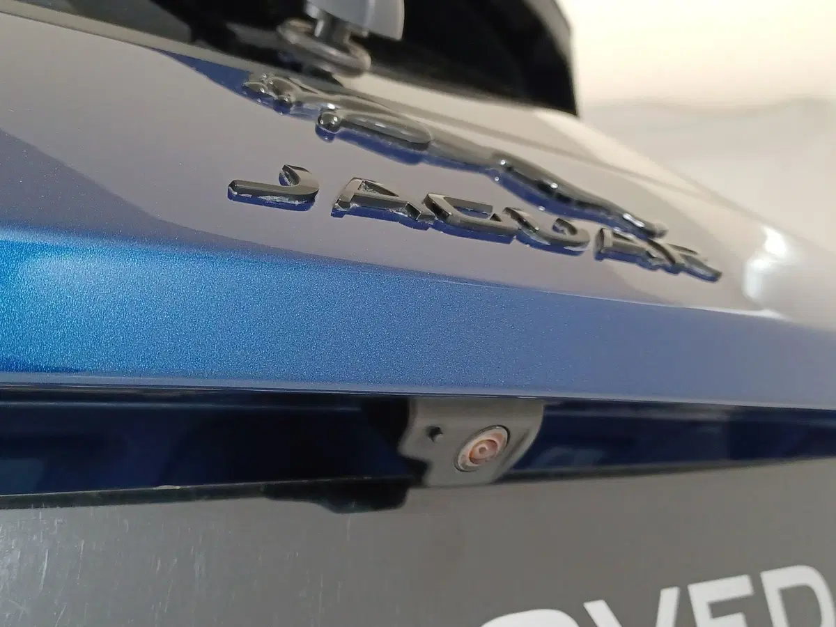 Jaguar E-Pace usata a Torino (15)