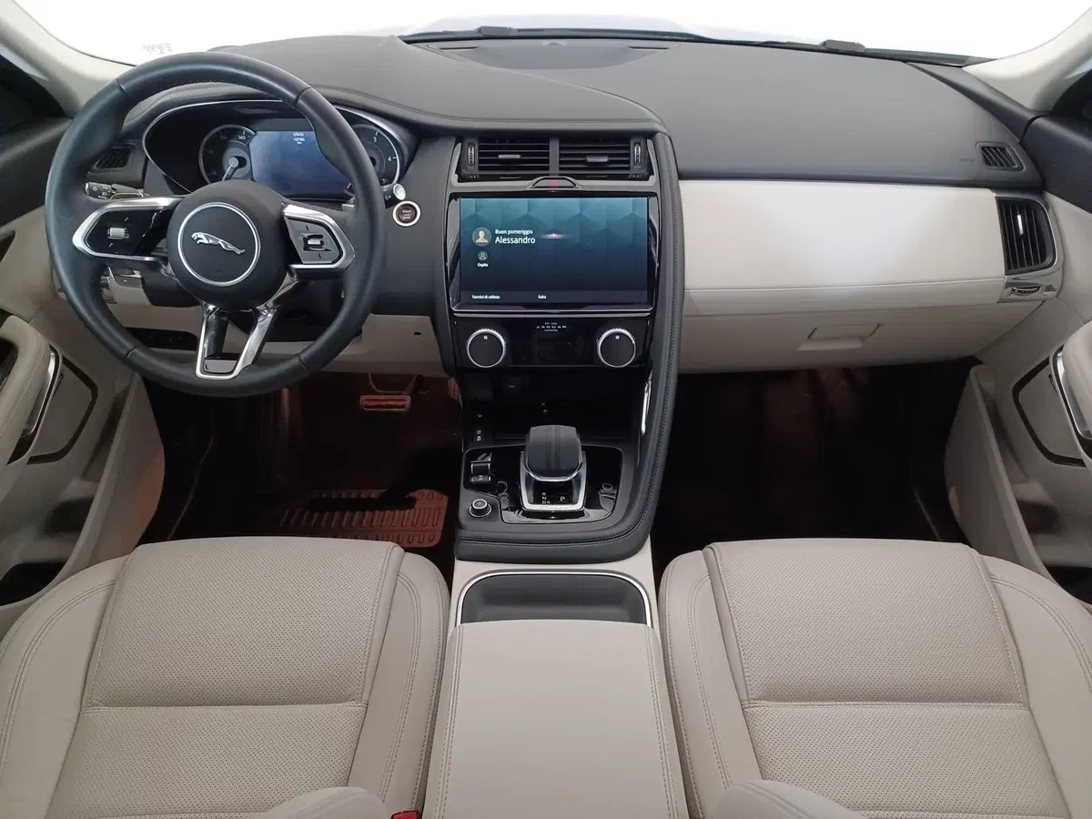 Jaguar E-Pace usata a Torino (4)