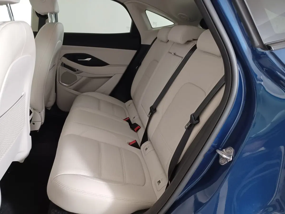 Jaguar E-Pace usata a Torino (5)