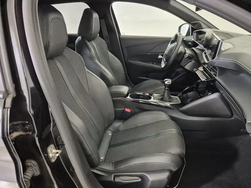 Peugeot 208 usata a Torino (9)