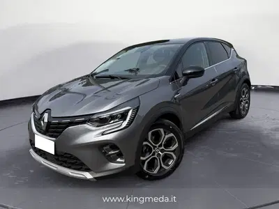 Renault Captur Full Hybrid E-Tech 145 CV Techno del 2023 usata a Meda