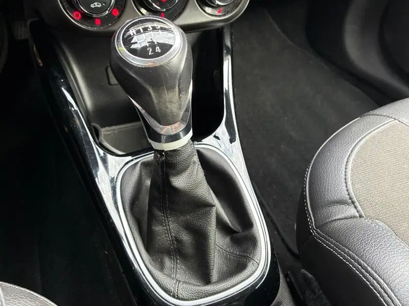 Opel Adam usata a Prato (16)