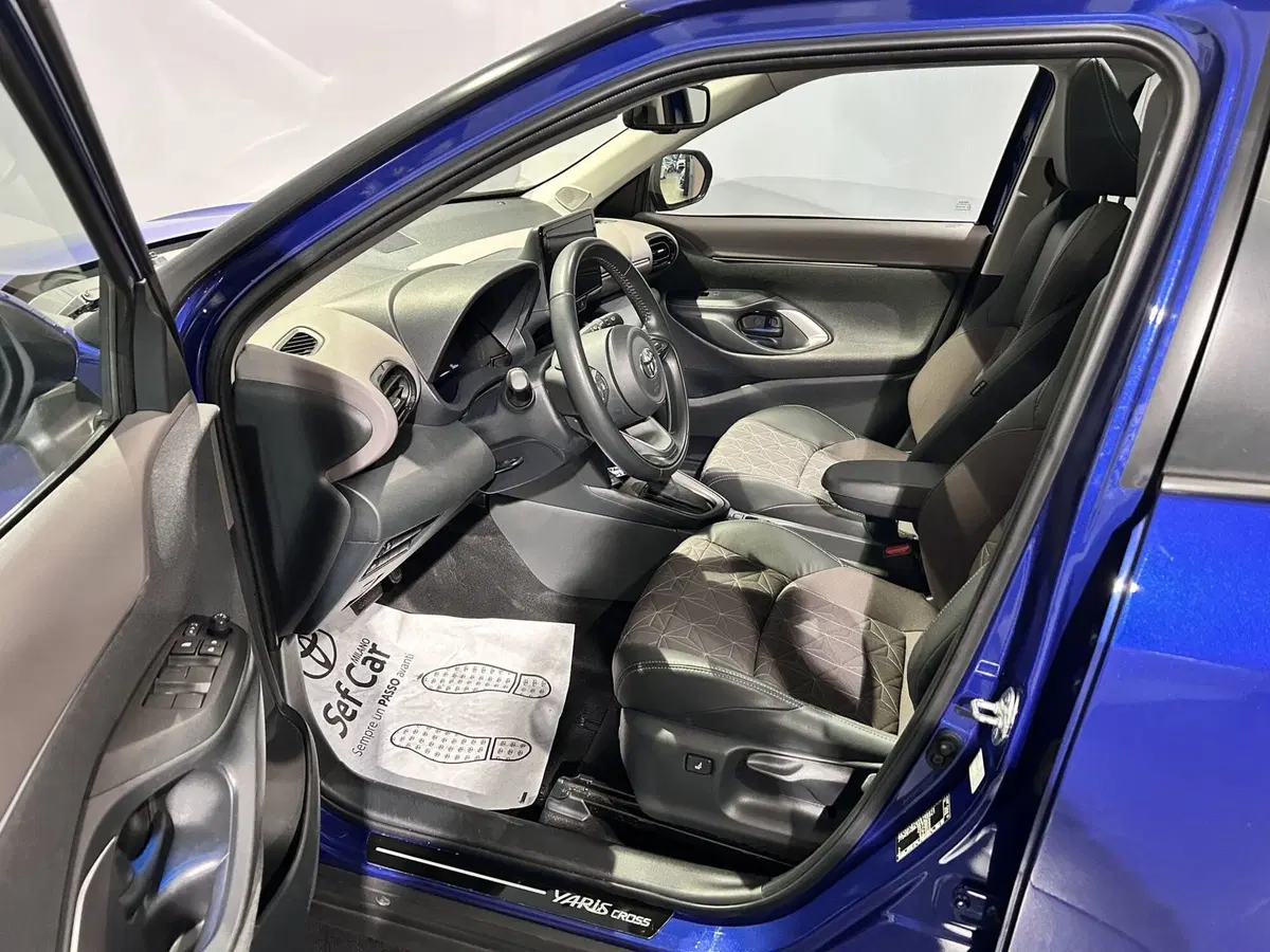 Toyota Yaris Cross usata a Milano (11)