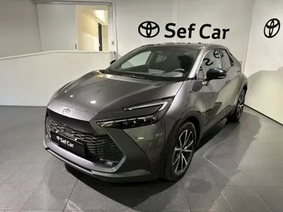 Toyota Toyota C-HR 2.0 phev Trend fwd e-cvt del 2025 usata a Milano