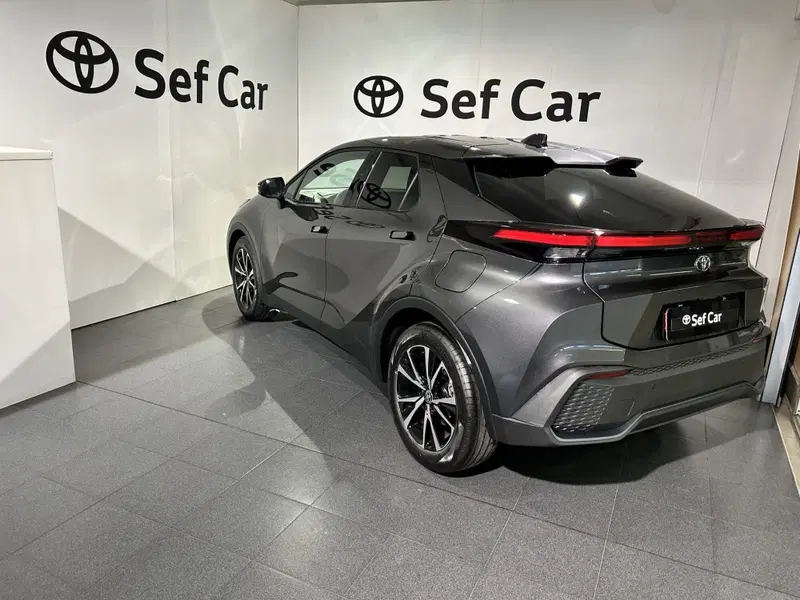 Toyota Toyota C-HR usata a Milano (4)