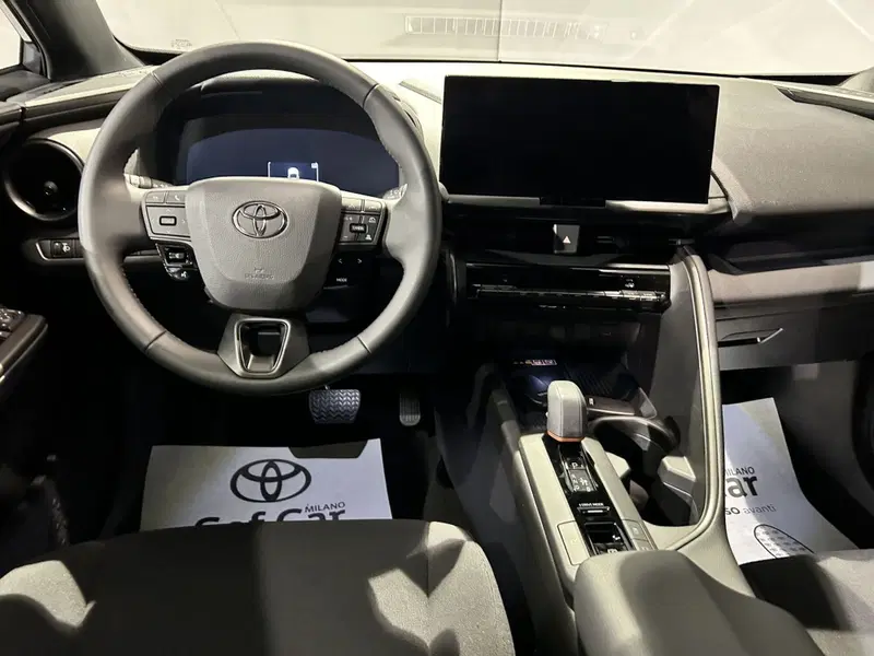Toyota Toyota C-HR usata a Milano (9)