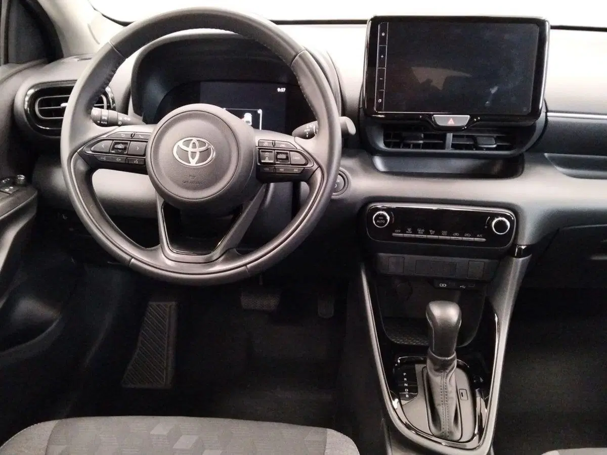 Toyota Yaris usata a Roma (7)