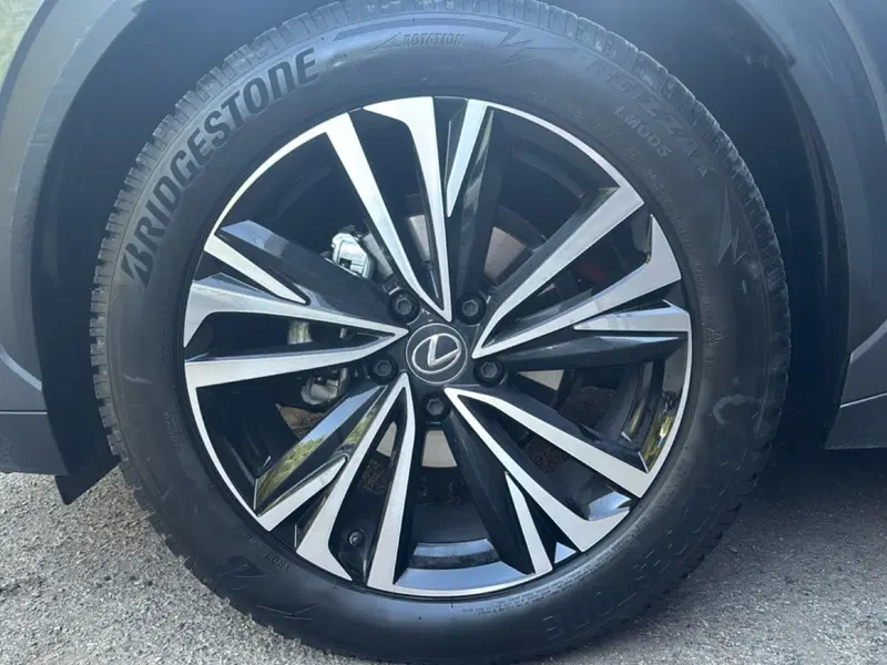 Lexus LBX usata a Bologna (7)