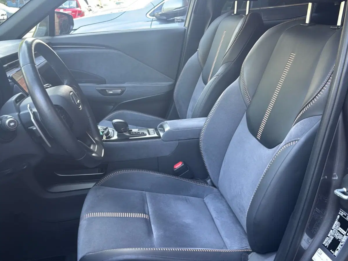 Lexus LBX usata a Bologna (8)