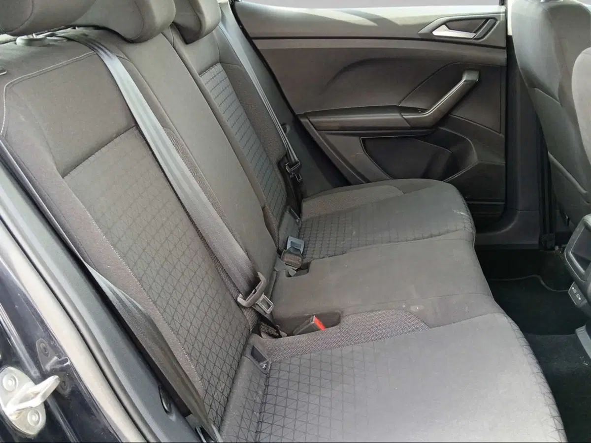 Volkswagen T-Cross usata a Livorno (11)