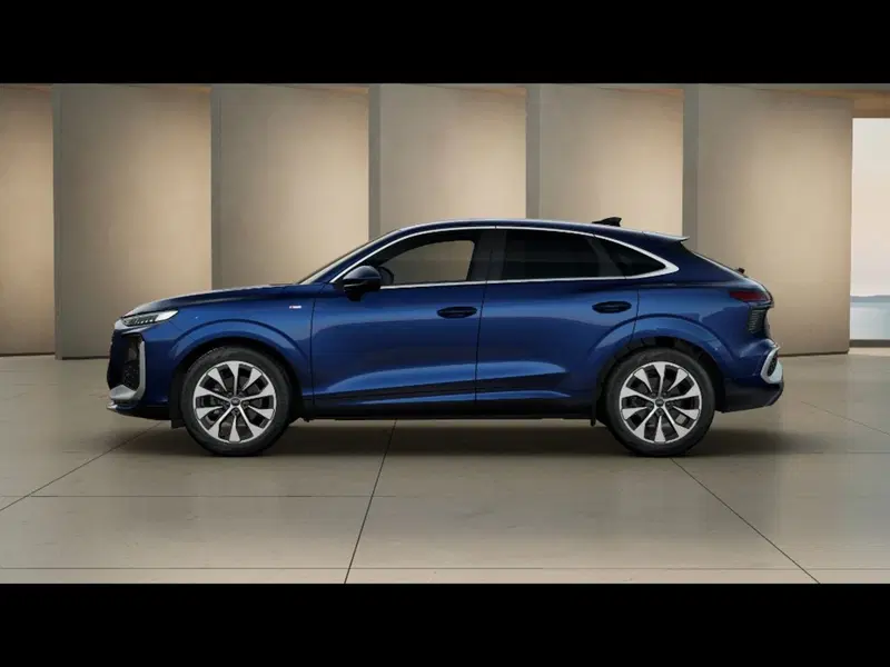 Audi Q3 Sportback nuova a Grosseto (2)