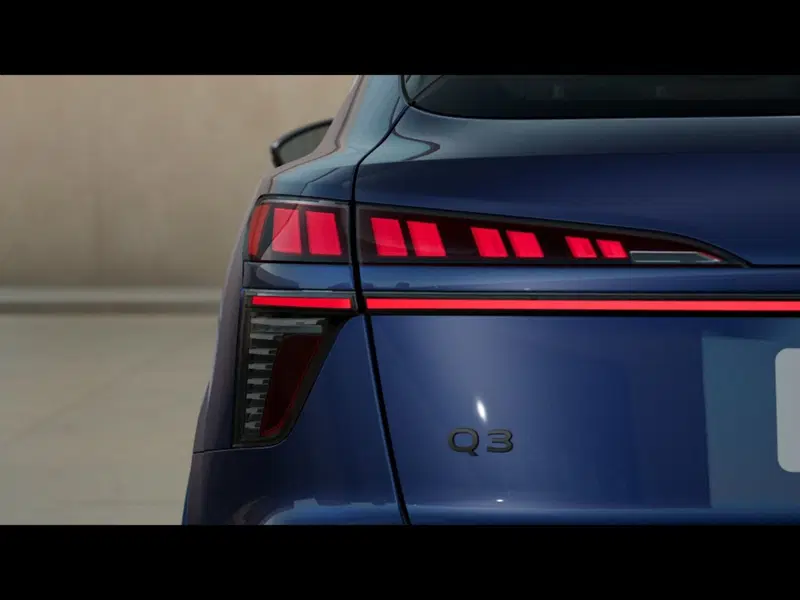 Audi Q3 Sportback nuova a Grosseto (7)
