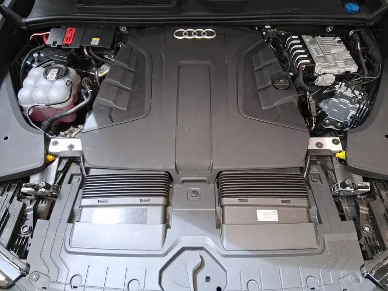 Audi Q8 Sportback usata a Bologna (12)