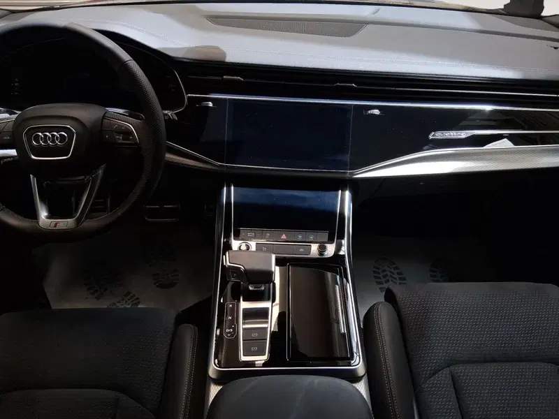 Audi Q8 Sportback usata a Bologna (6)