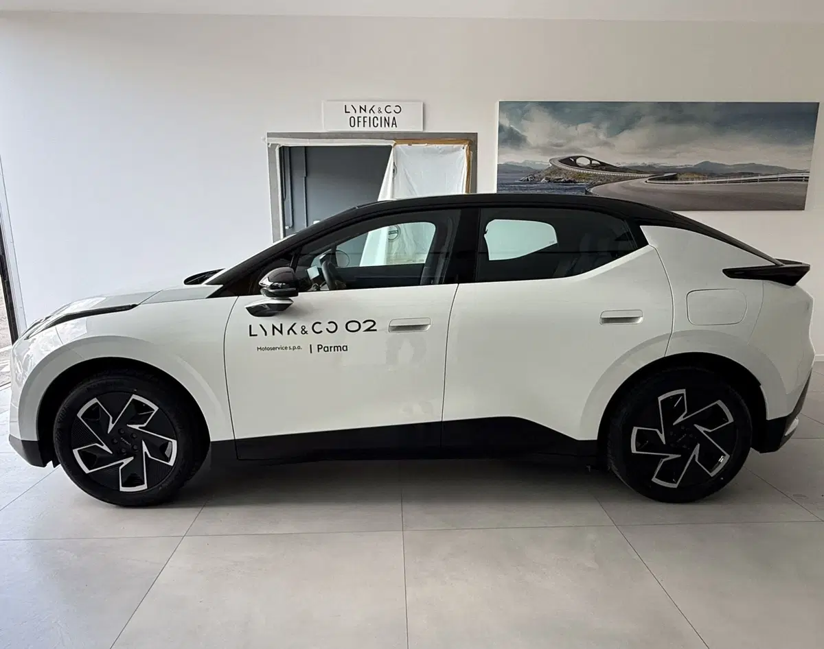 Lynk & Co 02 usata a Parma (7)