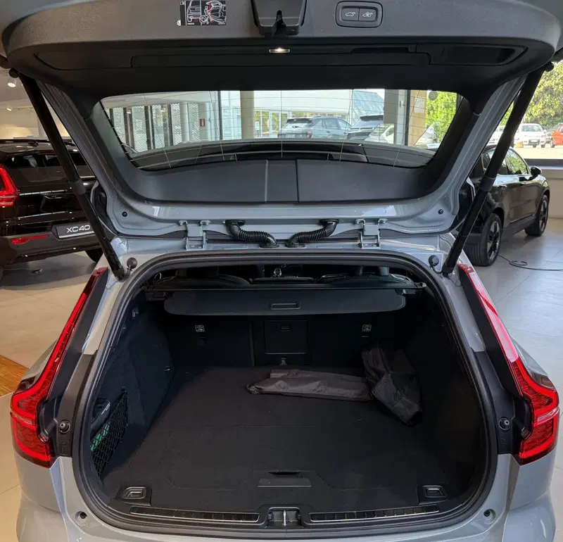 Volvo V60 nuova a Parma (10)