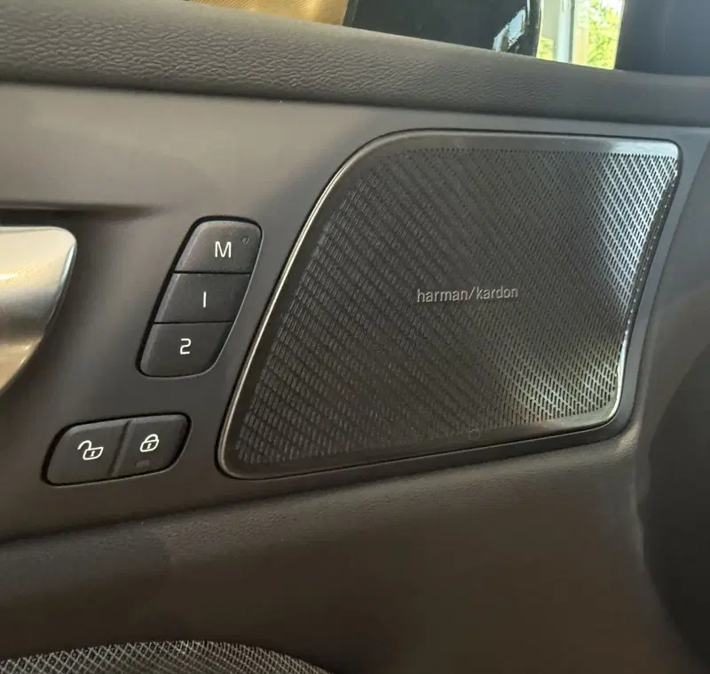 Volvo V60 nuova a Parma (8)