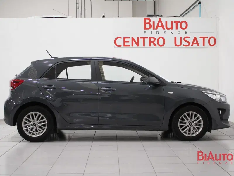 Kia Rio usata a Firenze (18)