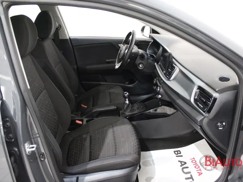 Kia Rio usata a Firenze (6)