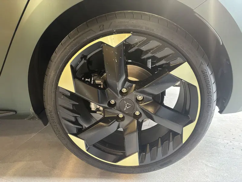 Cupra Leon nuova a Ferrara (15)