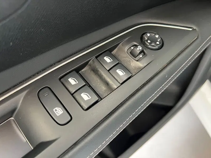 Peugeot 3008 usata a Bari (13)