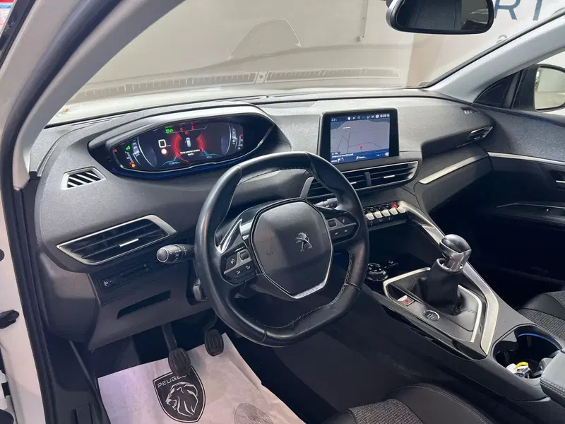 Peugeot 3008 usata a Bari (18)