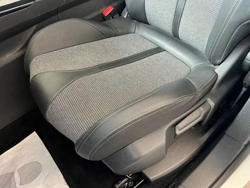 Peugeot 3008 usata a Bari (20)