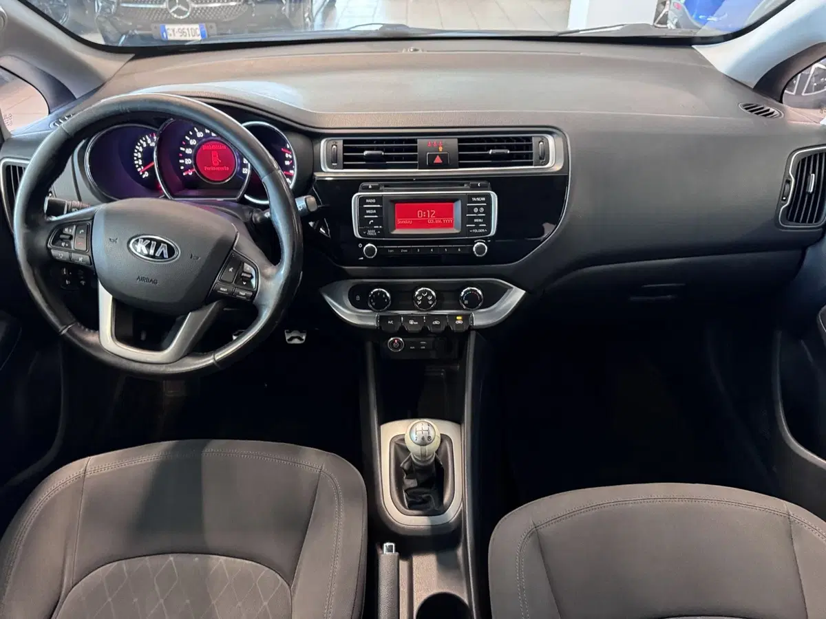 Kia Rio usata a Messina (11)