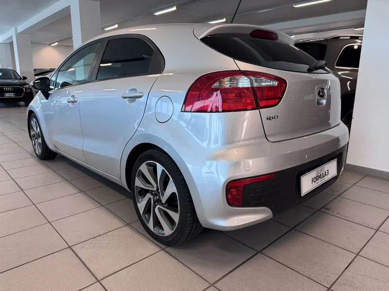 Kia Rio usata a Messina (4)