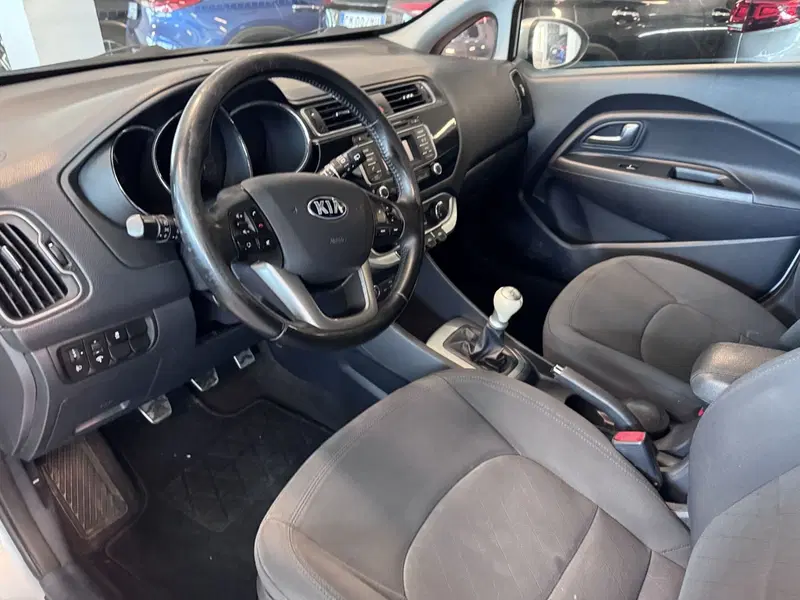 Kia Rio usata a Messina (7)
