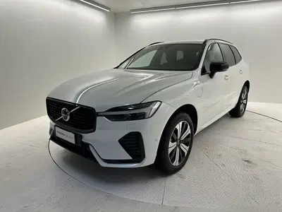 Volvo XC60 T6 Recharge AWD Plug-in Hybrid aut. Plus Dark del 2025 usata a Bergamo