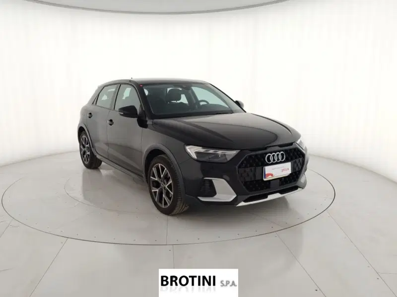 Audi A1 allstreet usata a Massa-Carrara (4)