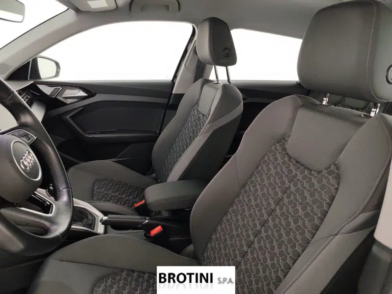 Audi A1 allstreet usata a Massa-Carrara (9)
