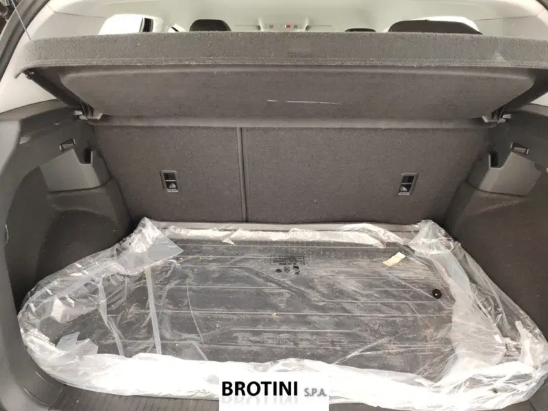 Volkswagen T-Cross usata a Massa-Carrara (15)