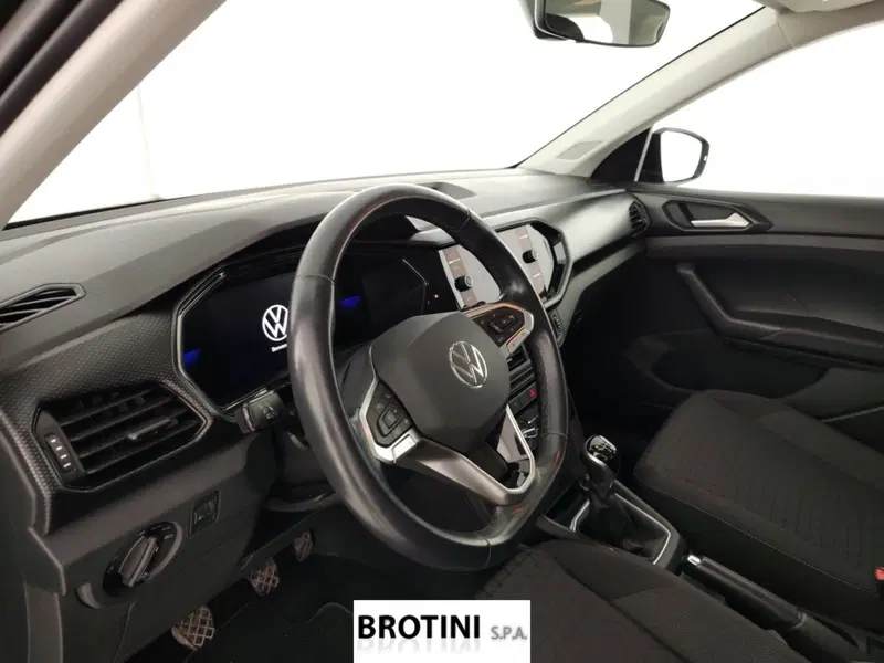 Volkswagen T-Cross usata a Massa-Carrara (8)