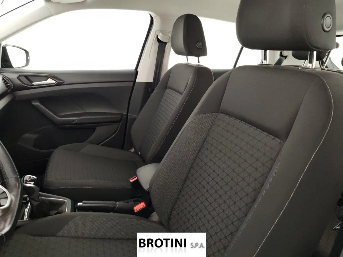 Volkswagen T-Cross usata a Massa-Carrara (9)